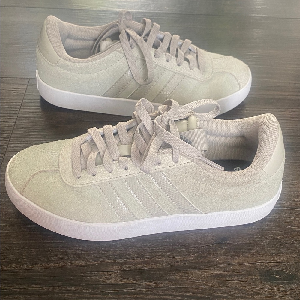 Like new Adidas Women’s Light Gray and White Sneakers worn once for photo shoot